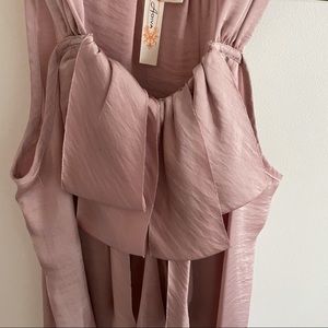 Adiva sateen flowy sleeveless blouse